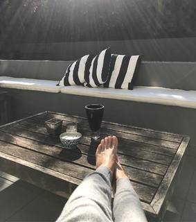 Flavia Palmiero feet photo thumbnail