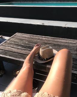 Flavia Palmiero feet photo thumbnail