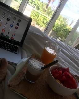 Flavia Palmiero feet photo thumbnail