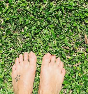 Flavia Palmiero feet photo thumbnail