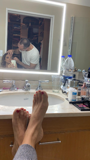 Flavia Palmiero feet photo thumbnail