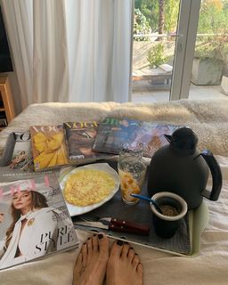 Flavia Palmiero feet photo thumbnail