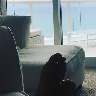 Flavia Palmiero feet photo thumbnail