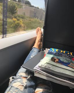 Flavia Palmiero feet photo thumbnail