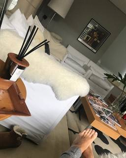 Flavia Palmiero feet photo thumbnail