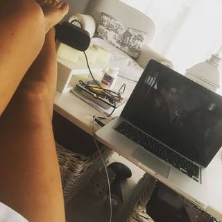 Flavia Palmiero feet photo thumbnail