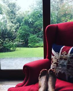 Flavia Palmiero feet photo thumbnail