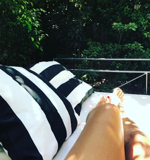 Flavia Palmiero feet photo thumbnail