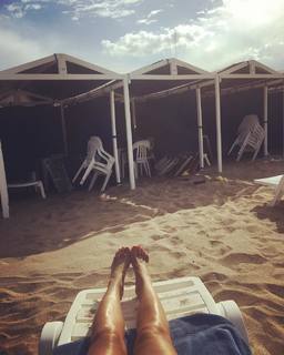 Flavia Palmiero feet photo thumbnail