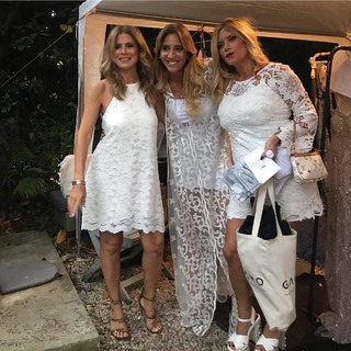 Flavia Palmiero feet photo thumbnail