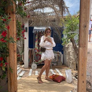 Flavia Palmiero feet photo thumbnail