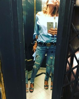 Flavia Palmiero feet photo thumbnail