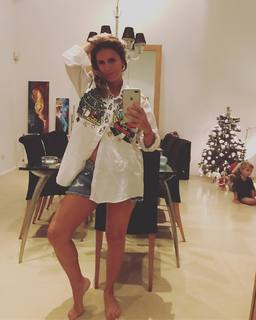 Flavia Palmiero feet photo thumbnail