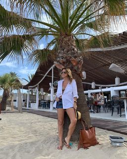 Flavia Palmiero feet photo thumbnail