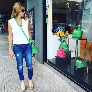 Flavia Palmiero feet photo thumbnail