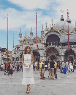 Flavia Palmiero feet photo thumbnail