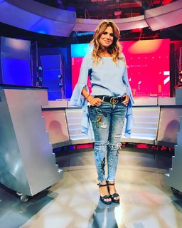 Flavia Palmiero feet photo thumbnail