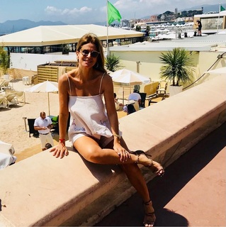 Flavia Palmiero feet photo thumbnail