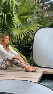 Flavia Palmiero feet photo thumbnail