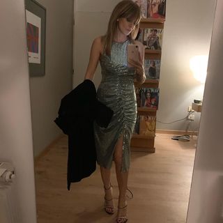 Flavia Palmiero feet photo thumbnail