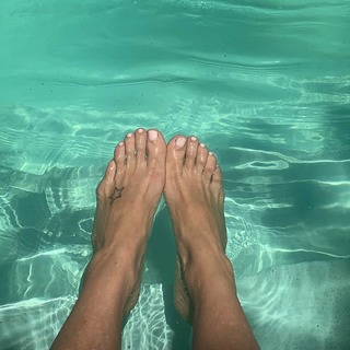 Flavia Palmiero feet photo thumbnail
