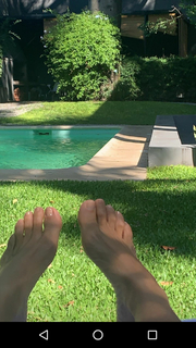 Flavia Palmiero feet photo thumbnail