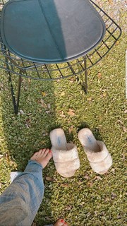Flavia Palmiero feet photo thumbnail