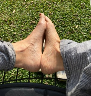 Flavia Palmiero feet photo thumbnail