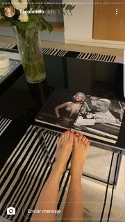 Flavia Palmiero feet photo thumbnail