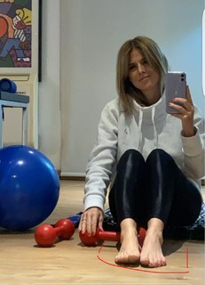 Flavia Palmiero feet photo thumbnail