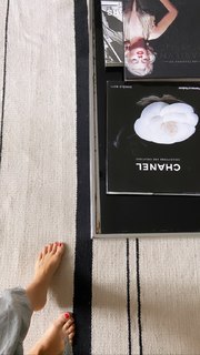 Flavia Palmiero feet photo thumbnail