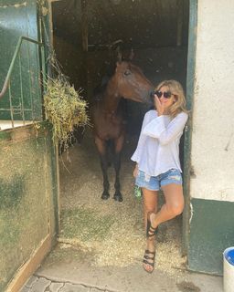 Flavia Palmiero feet photo thumbnail