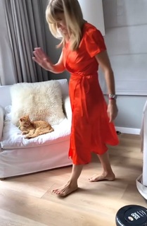 Flavia Palmiero feet photo thumbnail