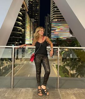 Flavia Palmiero feet photo thumbnail