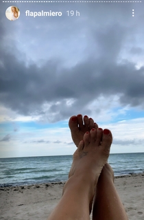 Flavia Palmiero feet photo thumbnail