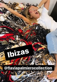 Flavia Palmiero feet photo thumbnail