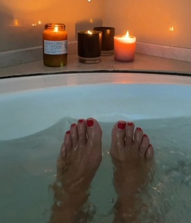 Flavia Palmiero feet photo thumbnail