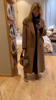 Flavia Palmiero feet photo thumbnail