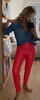 Flavia Palmiero feet photo thumbnail