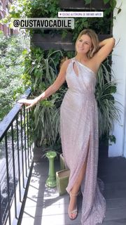 Flavia Palmiero feet photo thumbnail