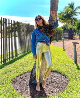 Flavia Palmiero feet photo thumbnail