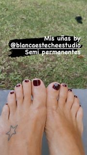 Flavia Palmiero feet photo thumbnail
