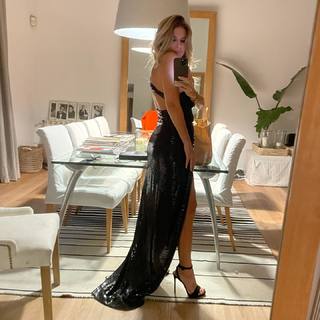 Flavia Palmiero feet photo thumbnail