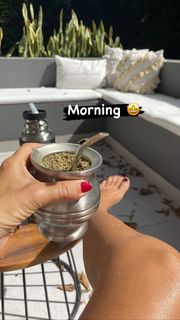 Flavia Palmiero feet photo thumbnail