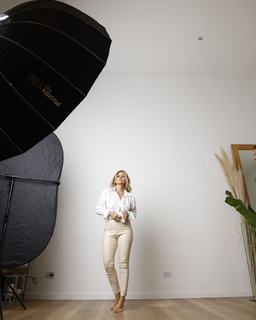 Flavia Palmiero feet photo thumbnail