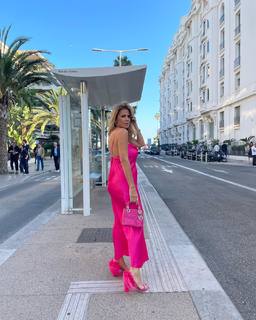 Flavia Palmiero feet photo thumbnail