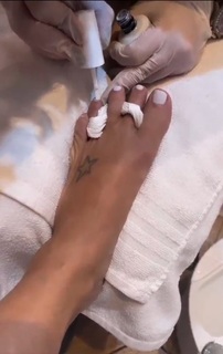 Flavia Palmiero feet photo thumbnail