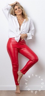 Flavia Palmiero feet photo thumbnail