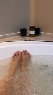 Flavia Palmiero feet photo thumbnail