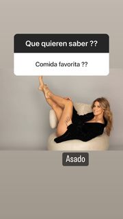 Flavia Palmiero feet photo thumbnail